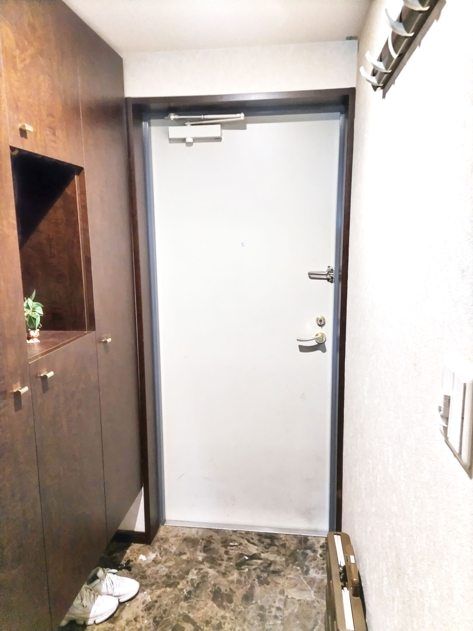 施工前　玄関