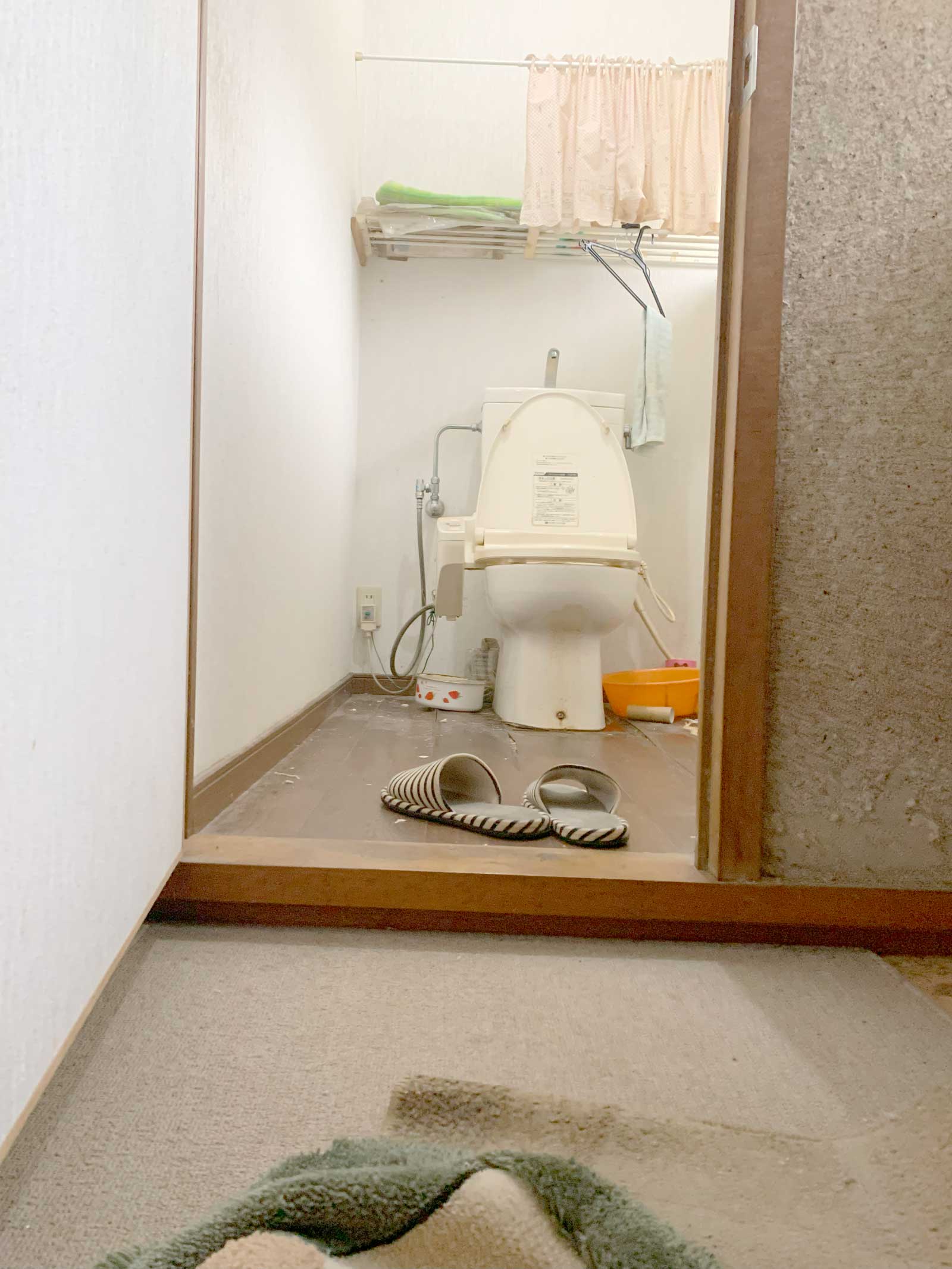 施工前　トイレ段差