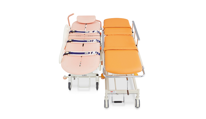 使いやすさを追求したフラット担架